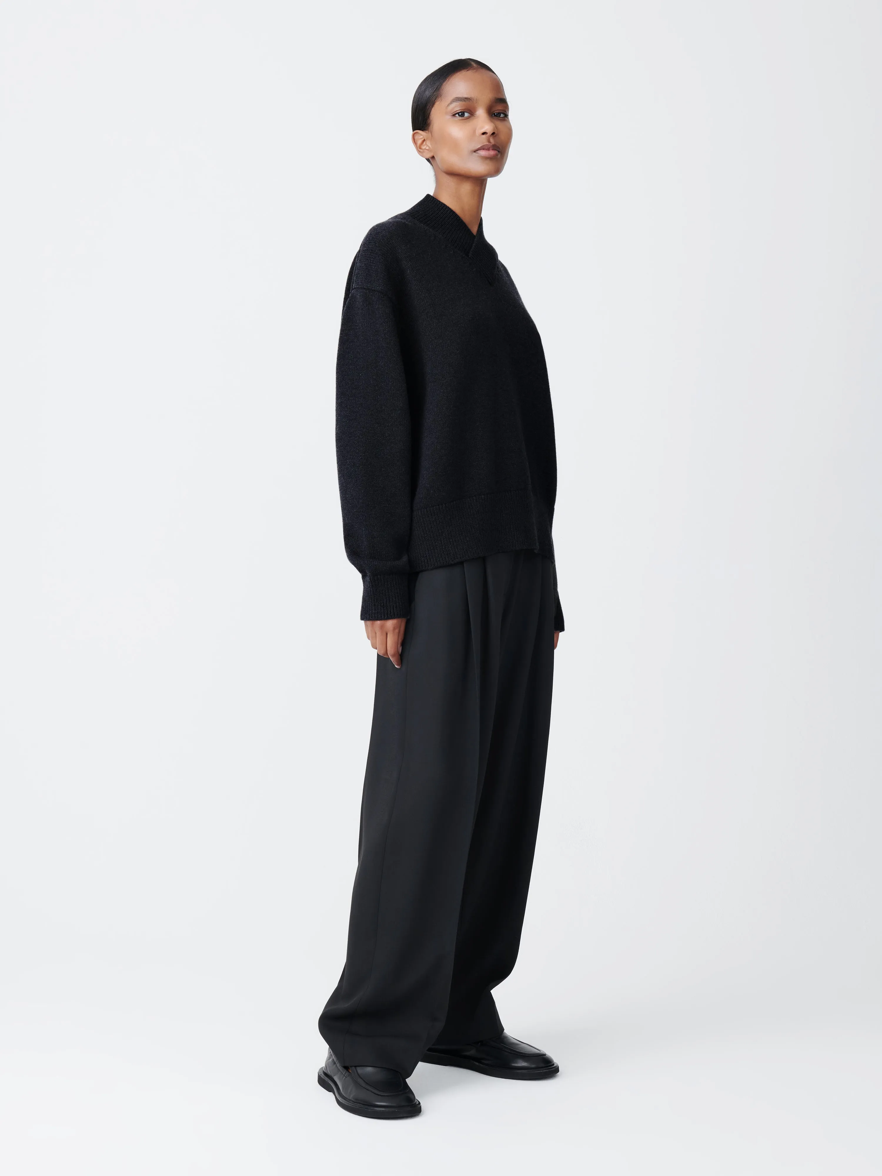 Acuna Viscose Pant in Darkest Navy