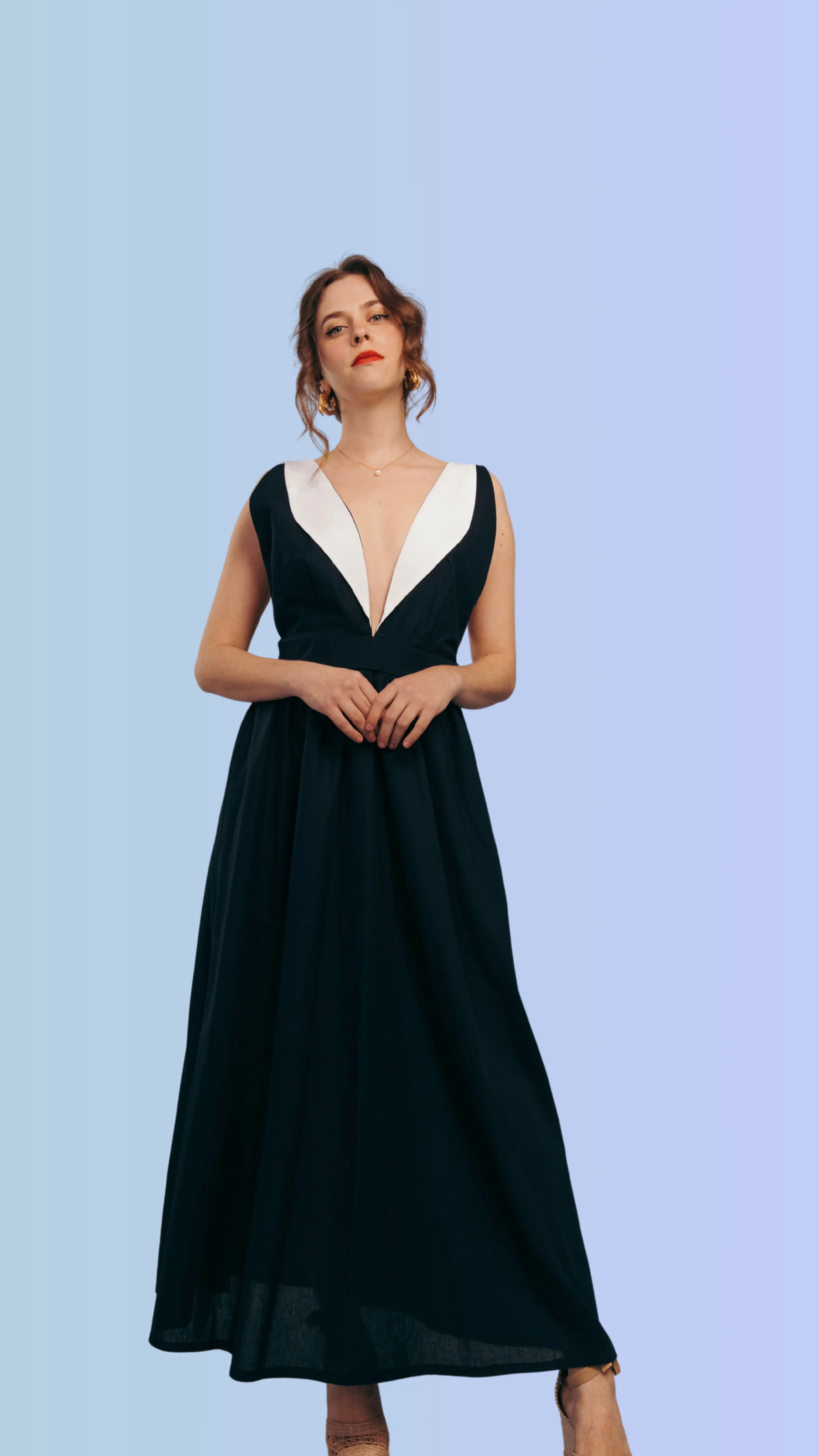 “Anemone” dress in navy blue