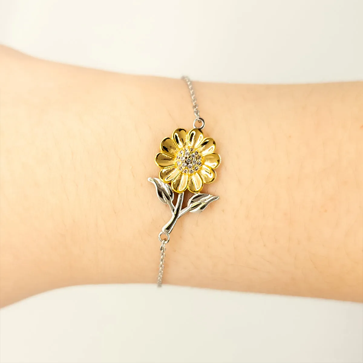 Badass Manager Gifts, I'm Manager not a magician, Sarcastic Sunflower Bracelet for Manager Birthday Christmas for  Men, Women, Friends, Coworkers