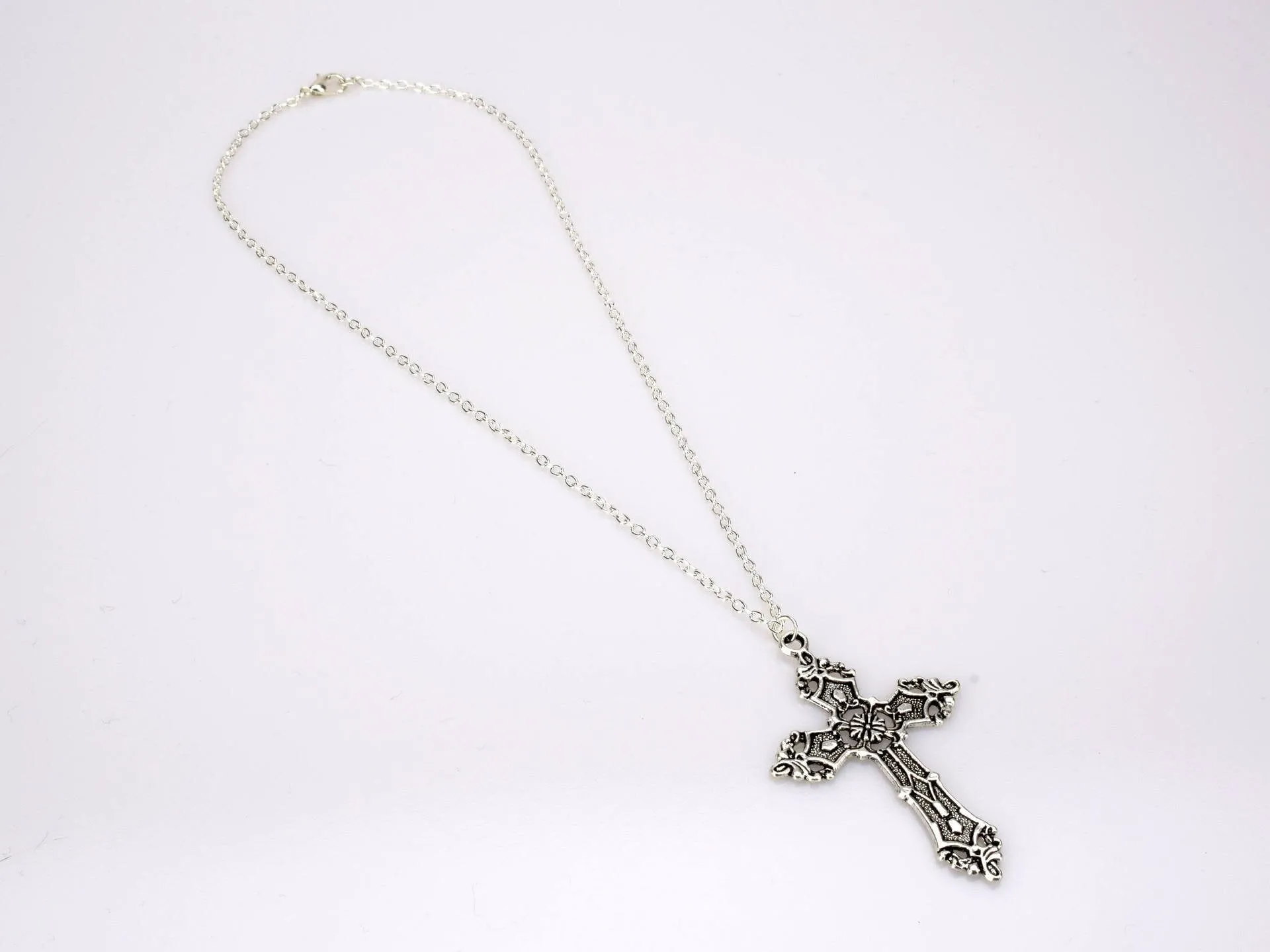 Elegant Silver Gothic Cross Pendant with Link Chain Necklace