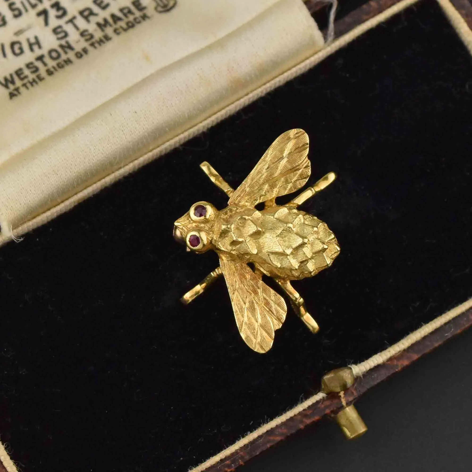 Fine 18K Gold Bumble Bee Brooch w Ruby Eyes