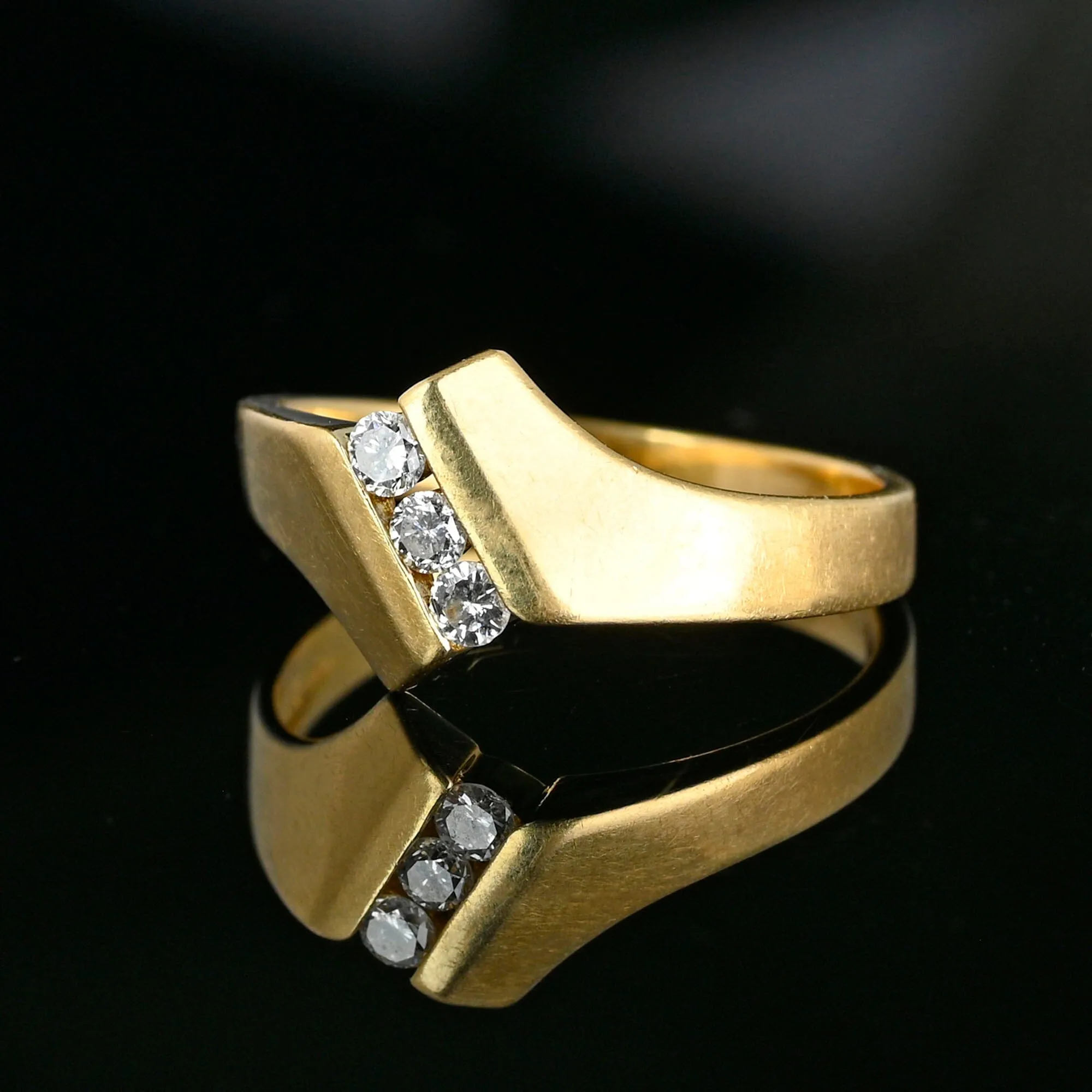 Vintage 14K Gold Three Stone Diamond Ring Band