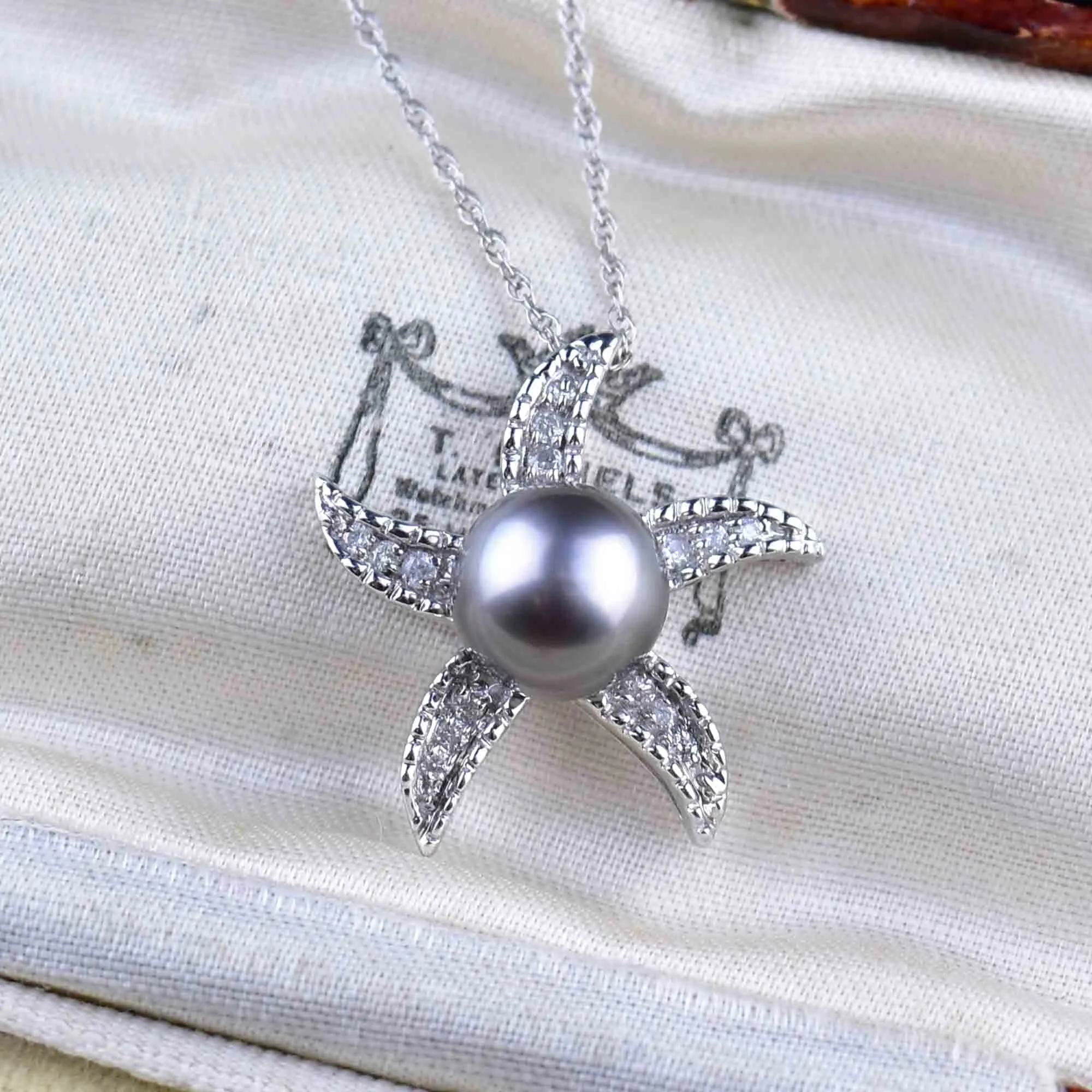 Vintage 14K White Gold Black Pearl Diamond Starfish Necklace